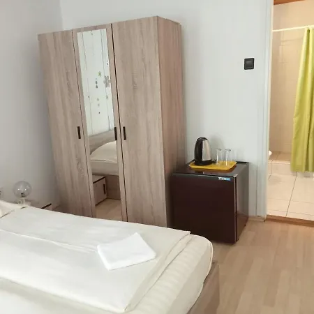 Sarokhaz بيت ضيافة