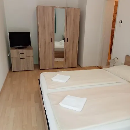 Sarokhaz بيت ضيافة كيستاي