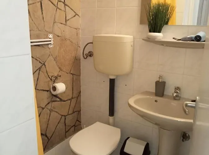 בית הארחה Sarokhaz קסזטלי