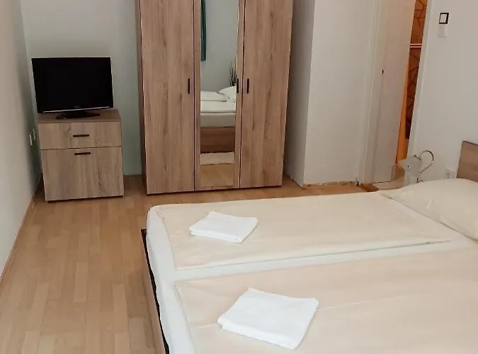 Sarokhaz בית הארחה קסזטלי